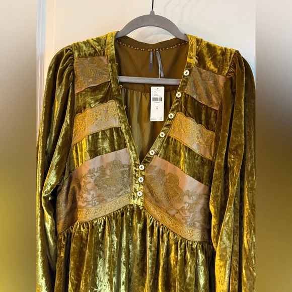 Anthropologie Gold Velvet Blouse - Picture 8 of 13